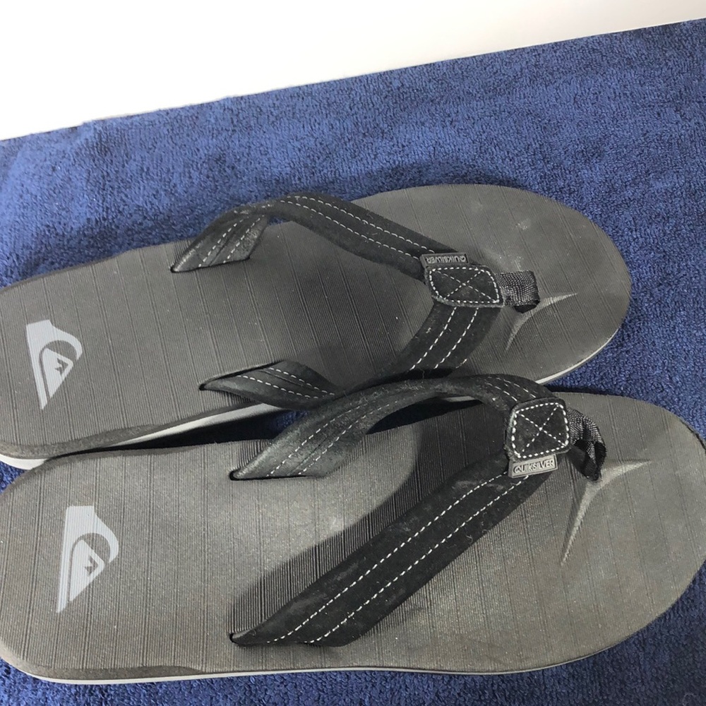 Quicksilver men’s flip flops size 13